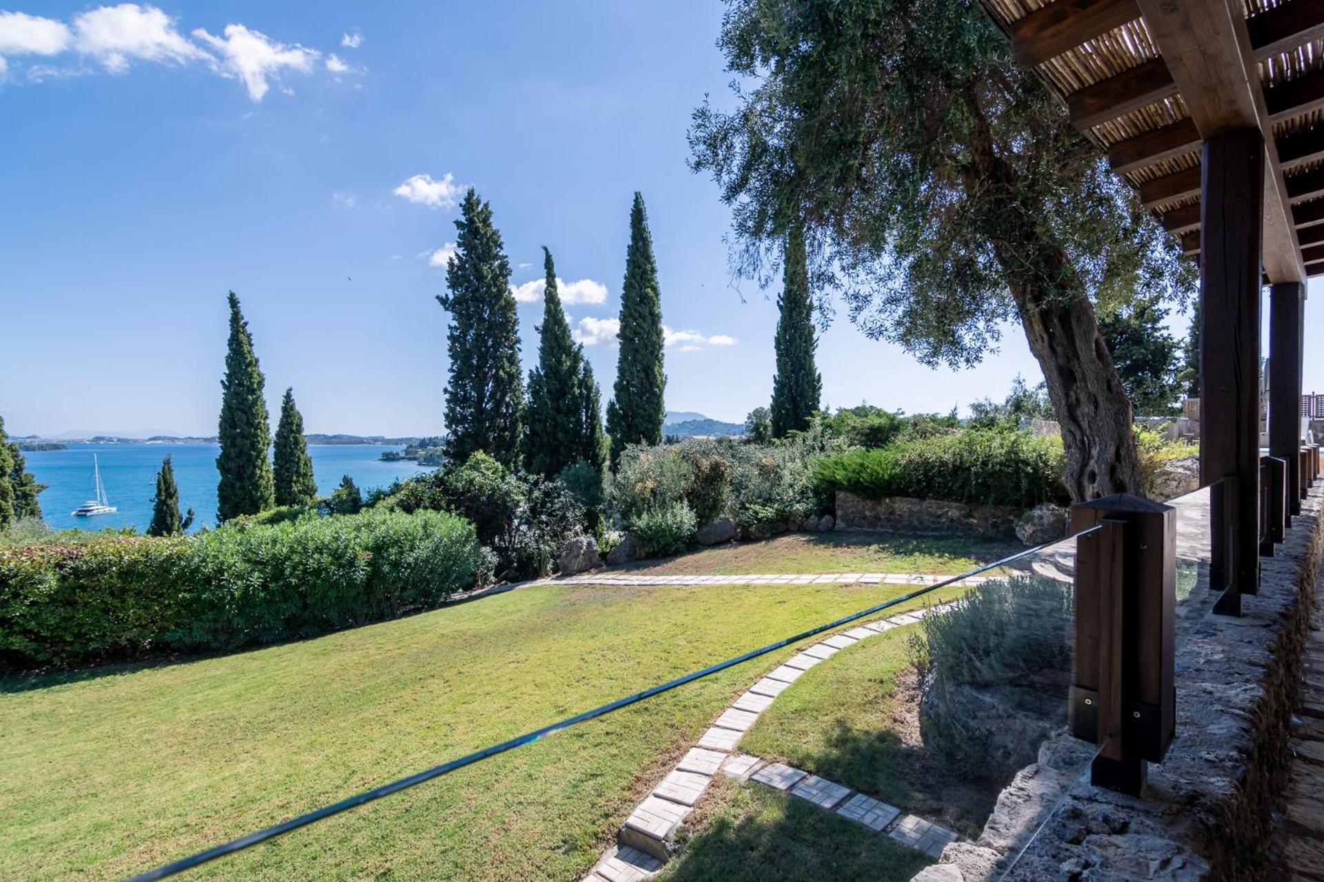 Villa Naldera Комено Екстериор снимка