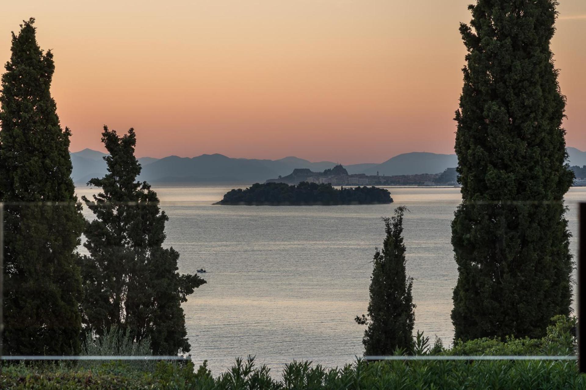 Villa Naldera Комено Екстериор снимка
