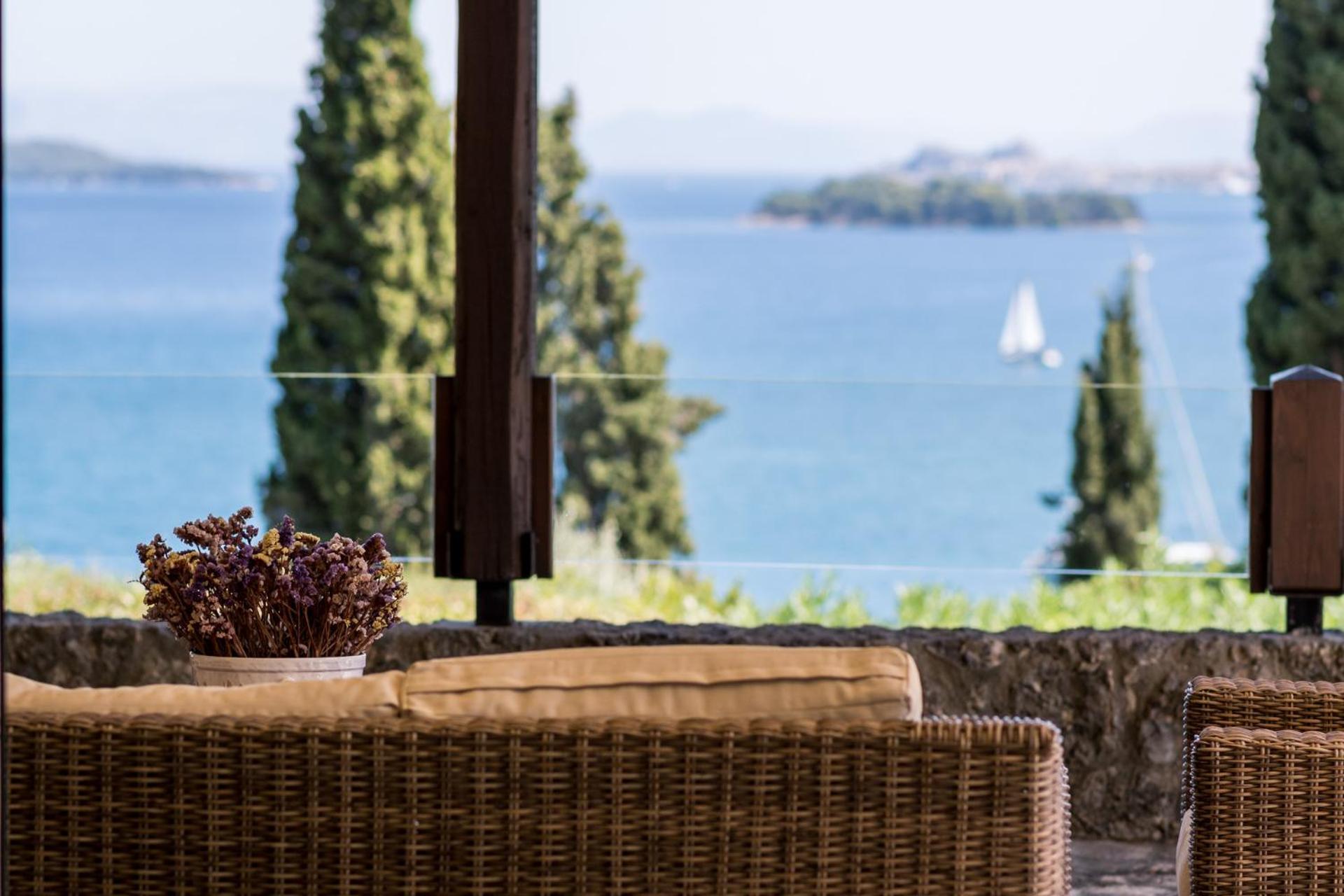 Villa Naldera Комено Екстериор снимка