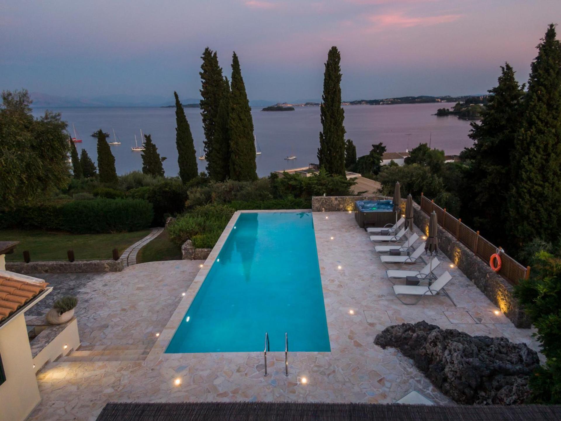 Villa Naldera Комено Екстериор снимка