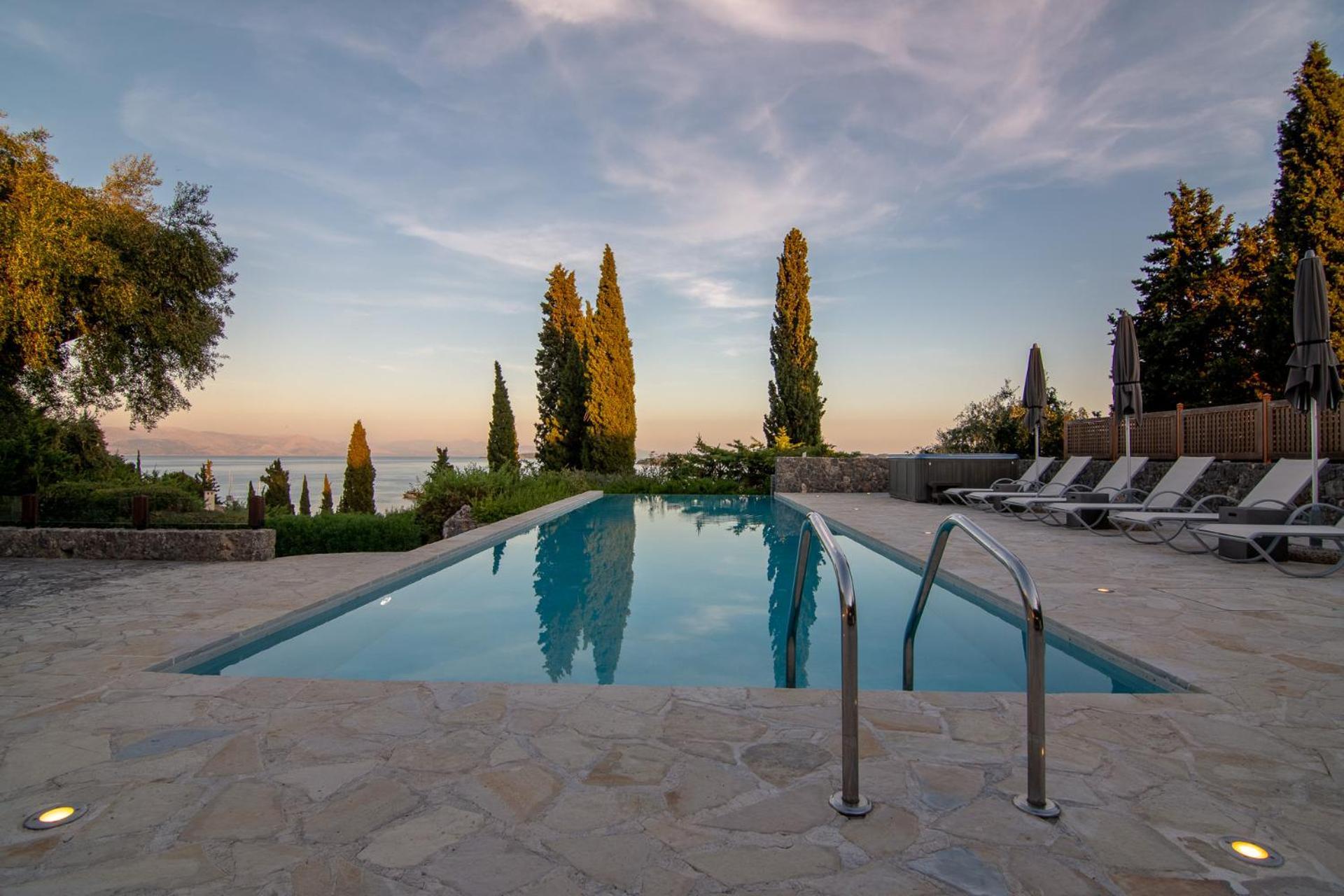 Villa Naldera Комено Екстериор снимка